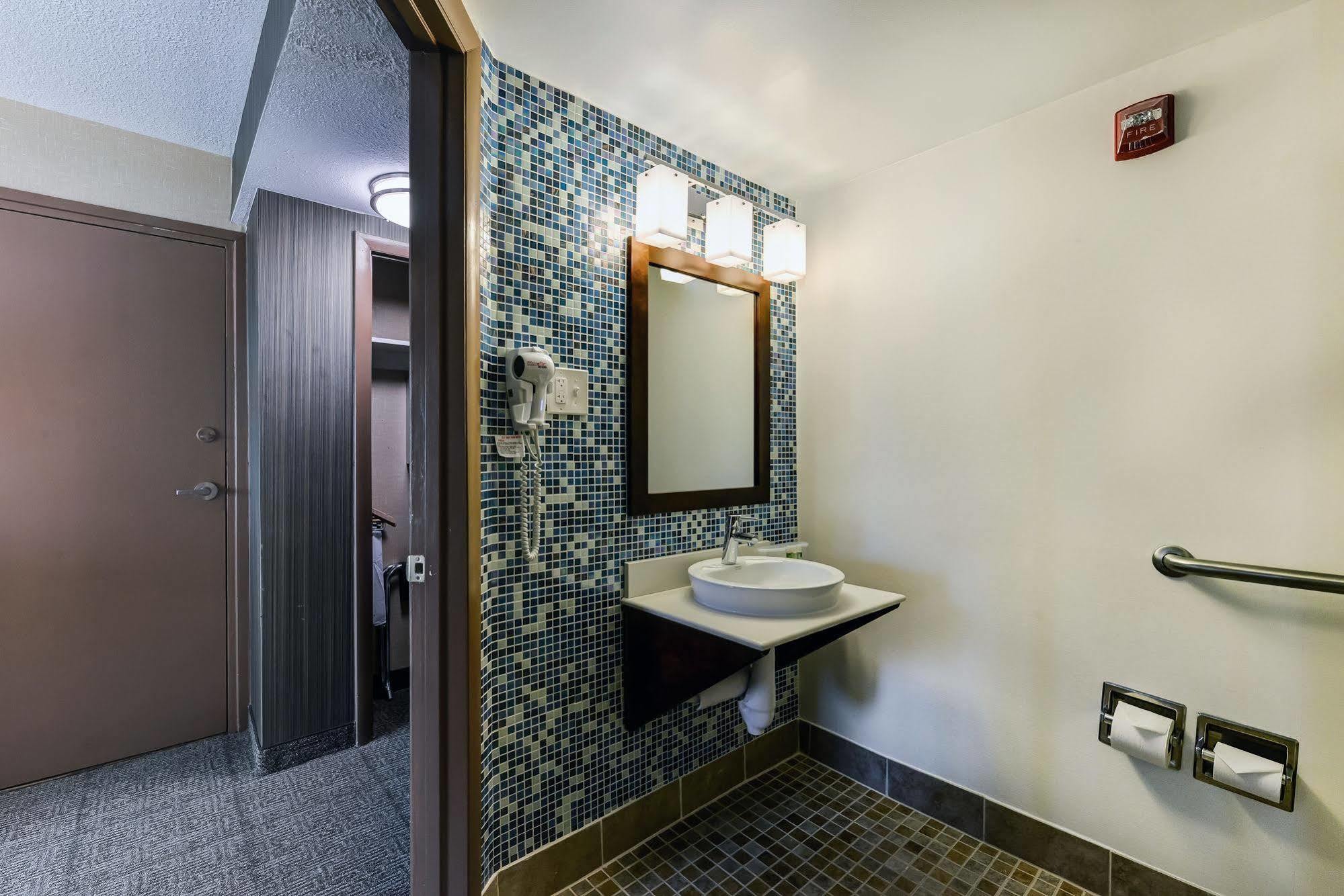 Holiday Inn Express Washington Dc Silver Spring By Ihg Εξωτερικό φωτογραφία